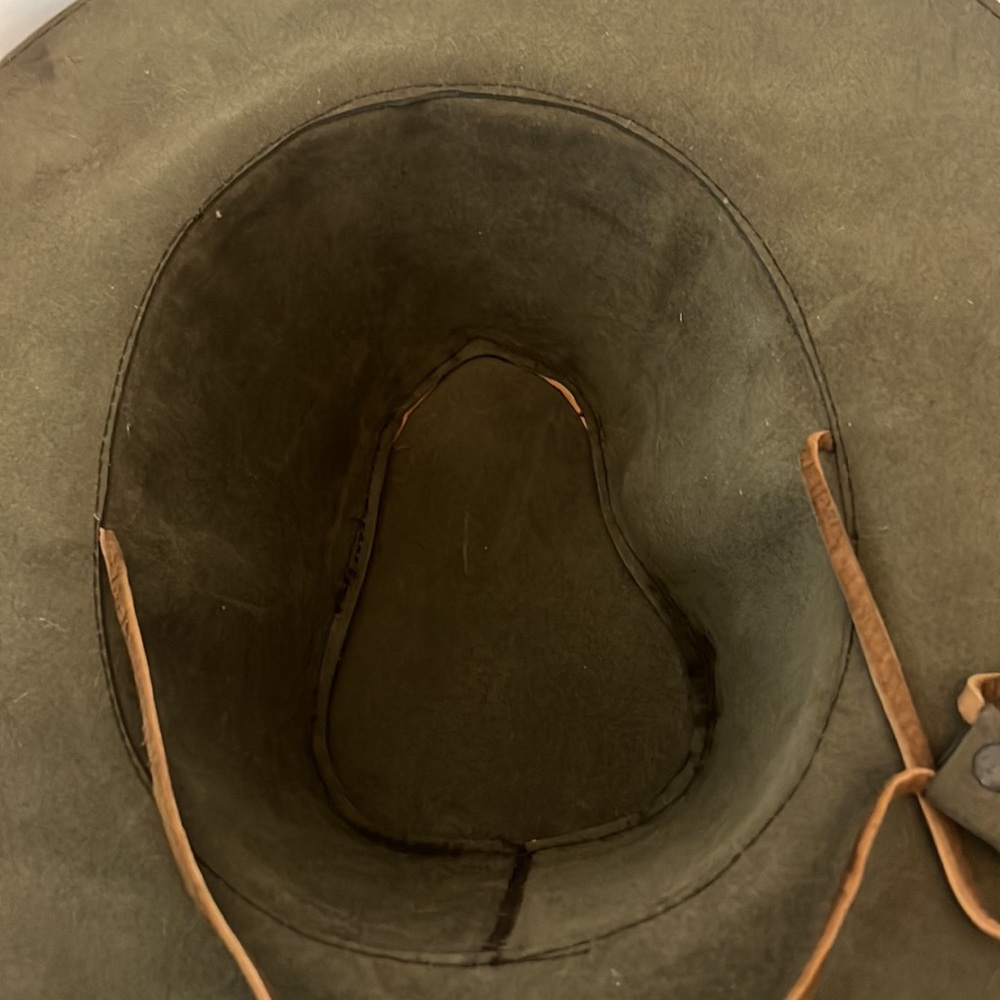 Leather hat - Picture 3 of 4